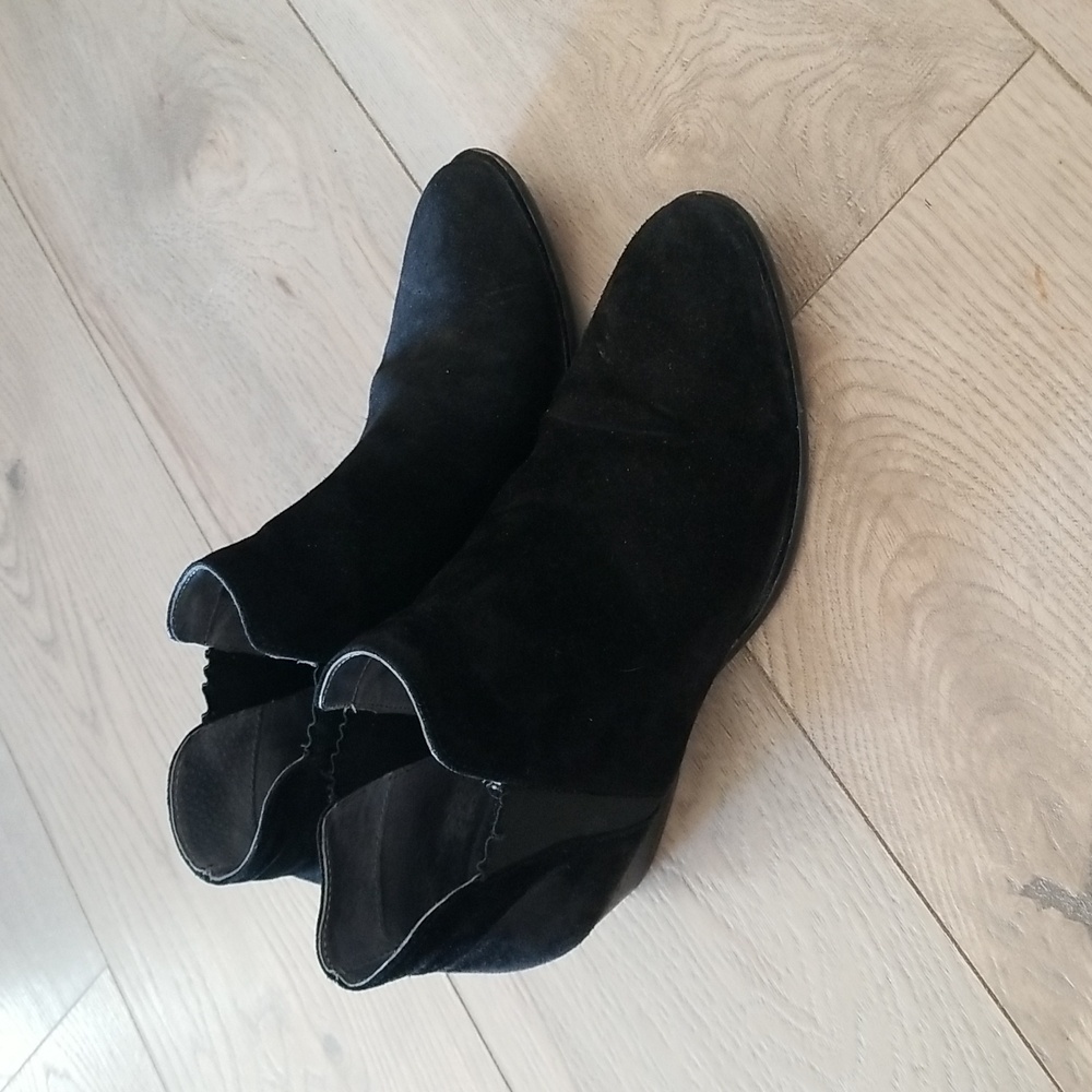 Seychelles Black Suede Ankle Booties Sz 7.5